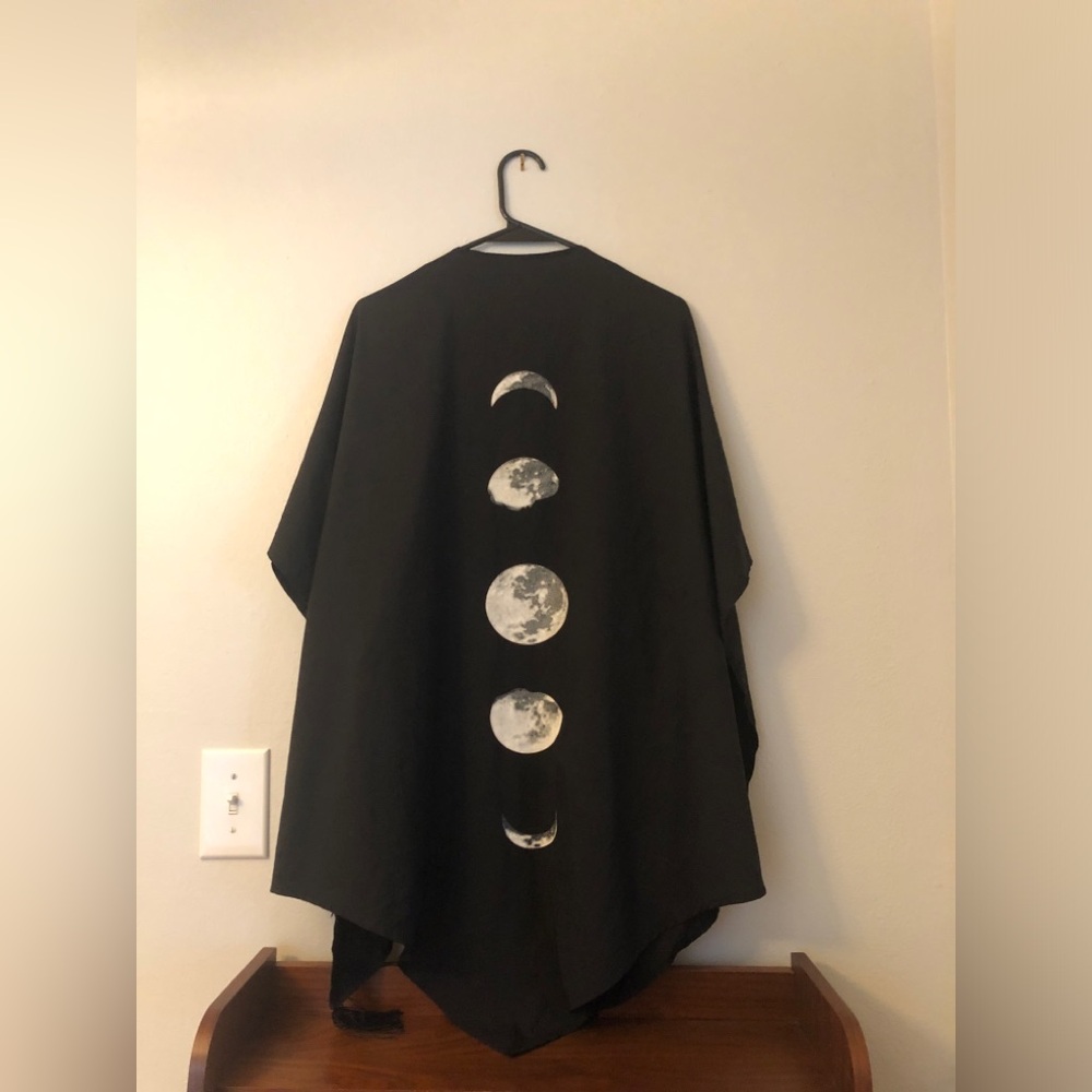 Black Moon Phases Graphic kimono